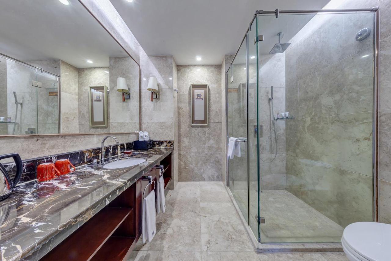 Days Hotel & Suites China Town---Five Minutes To Reach Changsha Station, The Metro Line 2 & Line 6 Are Nearby,Free Gym & Laundromat,Chinese And Western Buffet Breakfast Is Offered On The 31St Floor Exterior photo