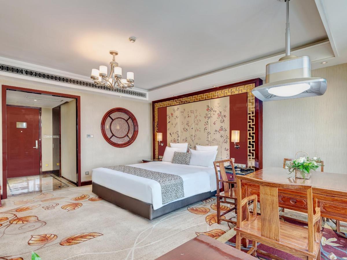 Days Hotel & Suites China Town---Five Minutes To Reach Changsha Station, The Metro Line 2 & Line 6 Are Nearby,Free Gym & Laundromat,Chinese And Western Buffet Breakfast Is Offered On The 31St Floor Exterior photo