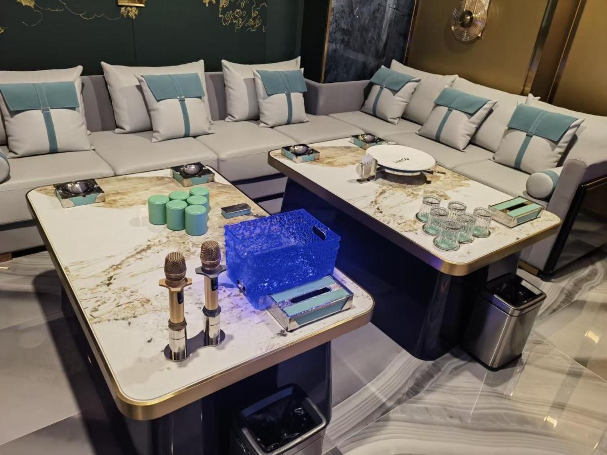 Days Hotel & Suites China Town---Five Minutes To Reach Changsha Station, The Metro Line 2 & Line 6 Are Nearby,Free Gym & Laundromat,Chinese And Western Buffet Breakfast Is Offered On The 31St Floor Exterior photo