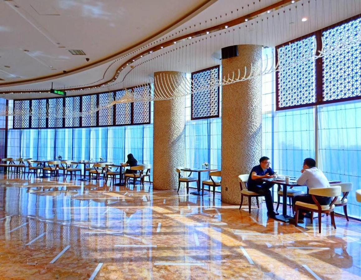 Days Hotel & Suites China Town---Five Minutes To Reach Changsha Station, The Metro Line 2 & Line 6 Are Nearby,Free Gym & Laundromat,Chinese And Western Buffet Breakfast Is Offered On The 31St Floor Exterior photo