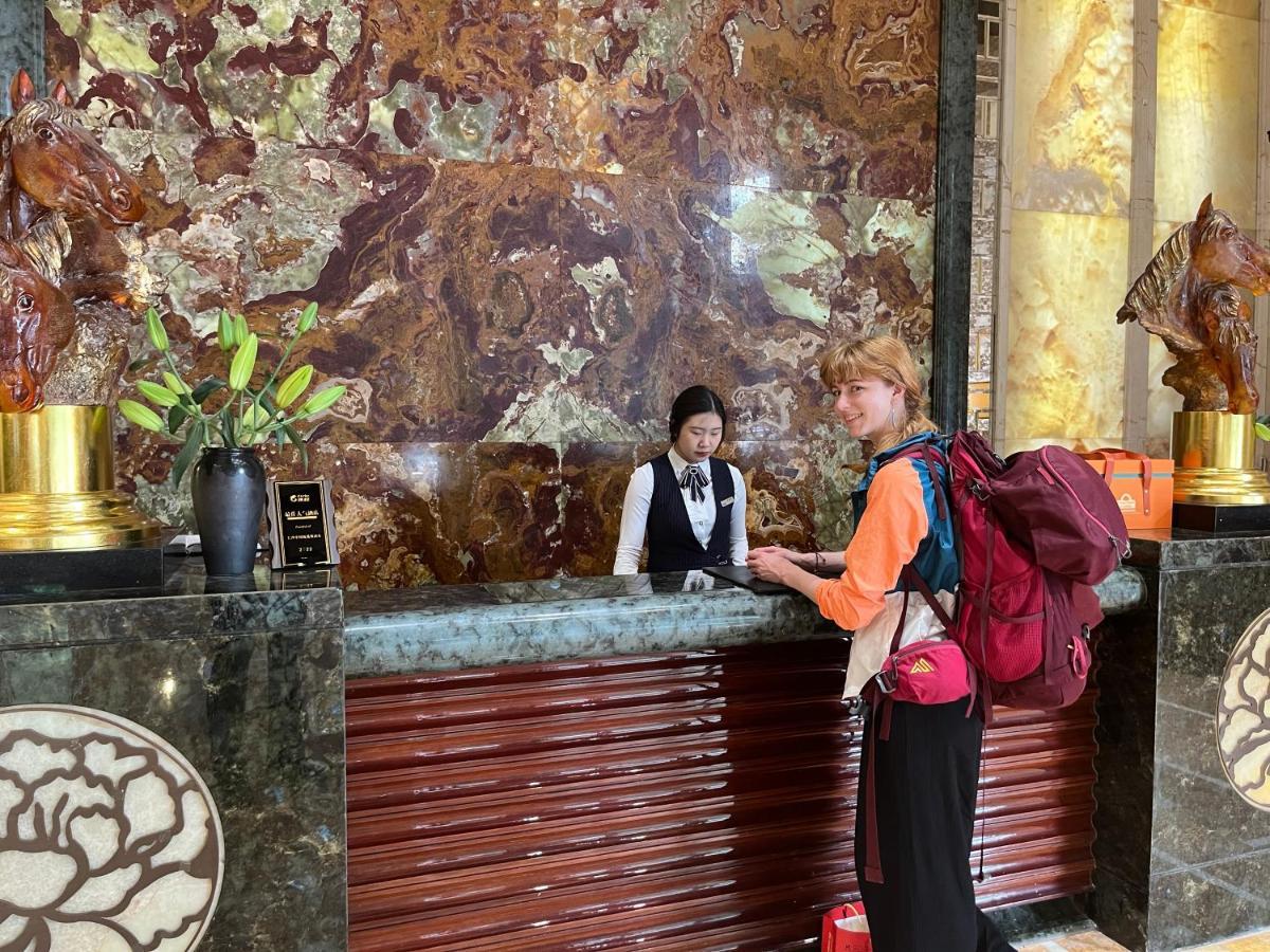 Days Hotel & Suites China Town---Five Minutes To Reach Changsha Station, The Metro Line 2 & Line 6 Are Nearby,Free Gym & Laundromat,Chinese And Western Buffet Breakfast Is Offered On The 31St Floor Exterior photo