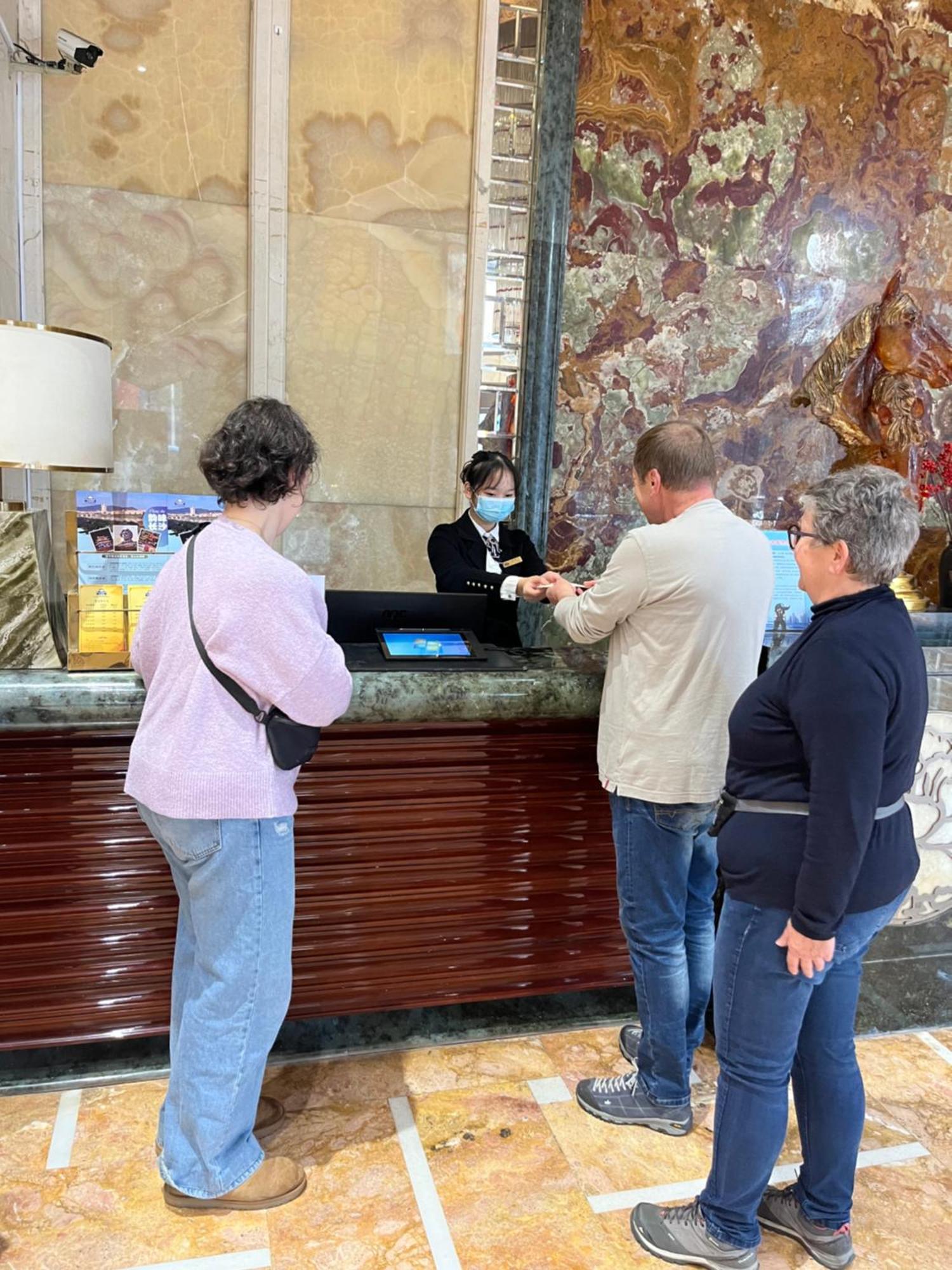 Days Hotel & Suites China Town---Five Minutes To Reach Changsha Station, The Metro Line 2 & Line 6 Are Nearby,Free Gym & Laundromat,Chinese And Western Buffet Breakfast Is Offered On The 31St Floor Exterior photo