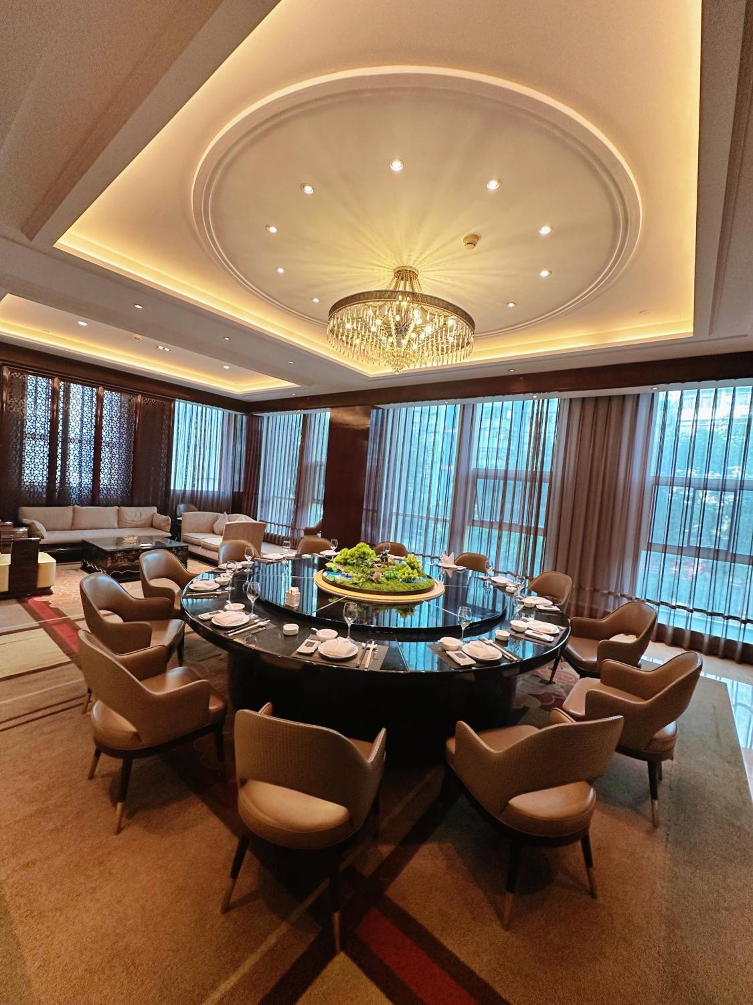 Days Hotel & Suites China Town---Five Minutes To Reach Changsha Station, The Metro Line 2 & Line 6 Are Nearby,Free Gym & Laundromat,Chinese And Western Buffet Breakfast Is Offered On The 31St Floor Exterior photo