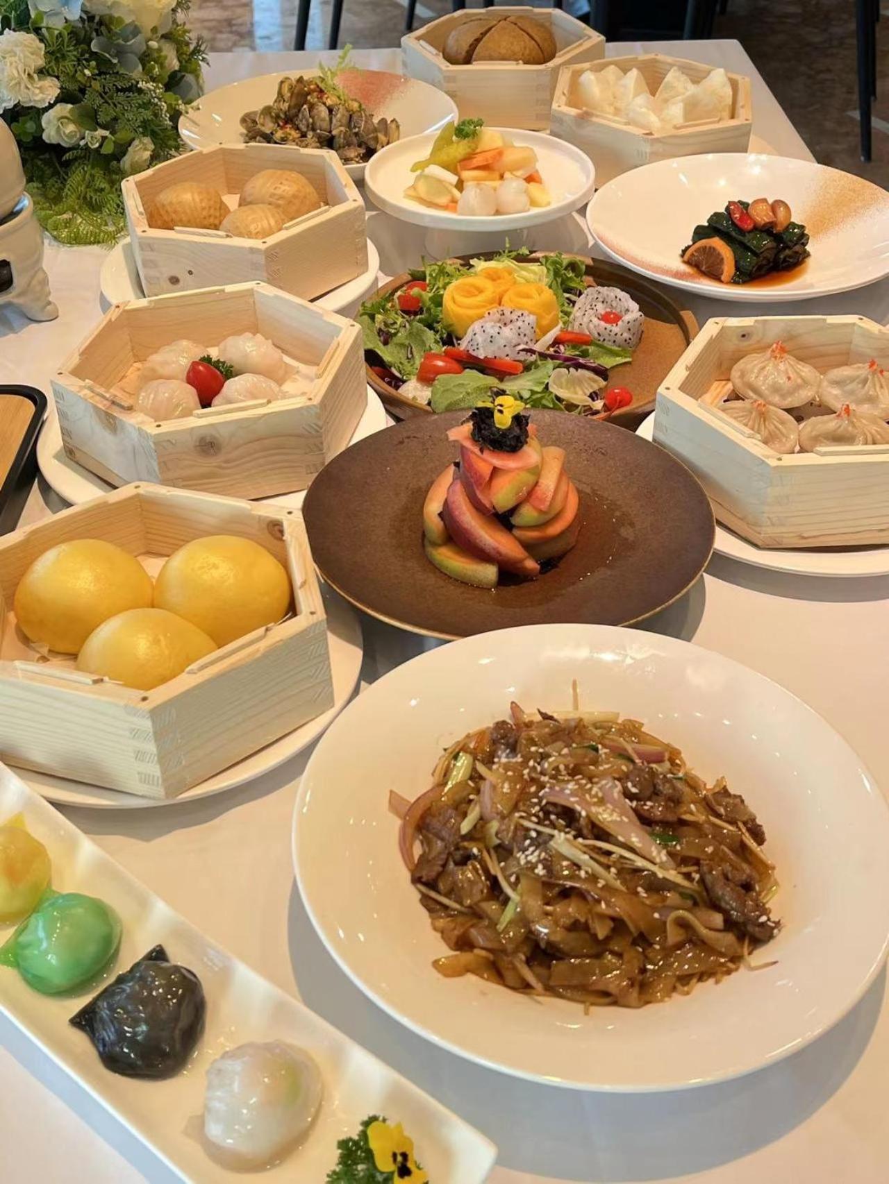 Days Hotel & Suites China Town---Five Minutes To Reach Changsha Station, The Metro Line 2 & Line 6 Are Nearby,Free Gym & Laundromat,Chinese And Western Buffet Breakfast Is Offered On The 31St Floor Exterior photo