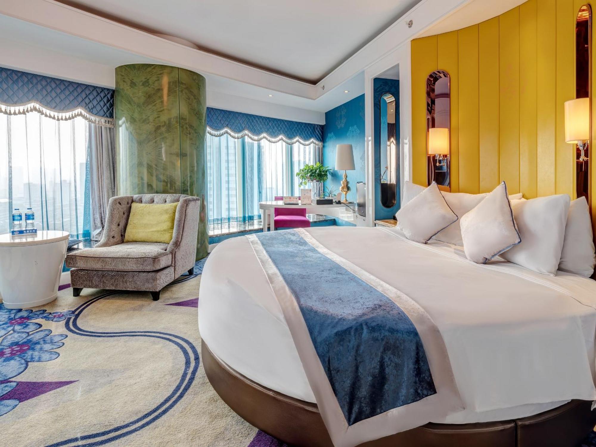 Days Hotel & Suites China Town---Five Minutes To Reach Changsha Station, The Metro Line 2 & Line 6 Are Nearby,Free Gym & Laundromat,Chinese And Western Buffet Breakfast Is Offered On The 31St Floor Exterior photo